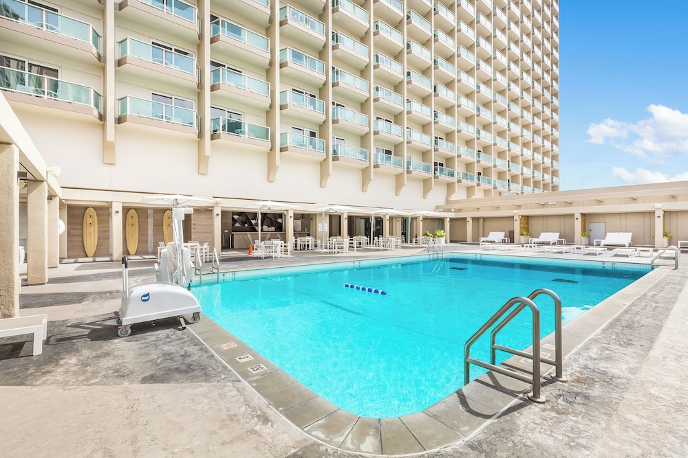 Castle at Ala Moana Hotel 40/59