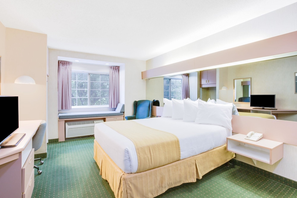 Microtel Inn Greensboro 21/54