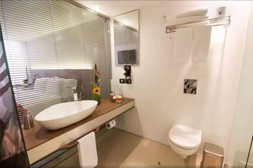 غرفة تنفيذية بسرير كوين، SHG Bogota 100 Design Hotel 9/9