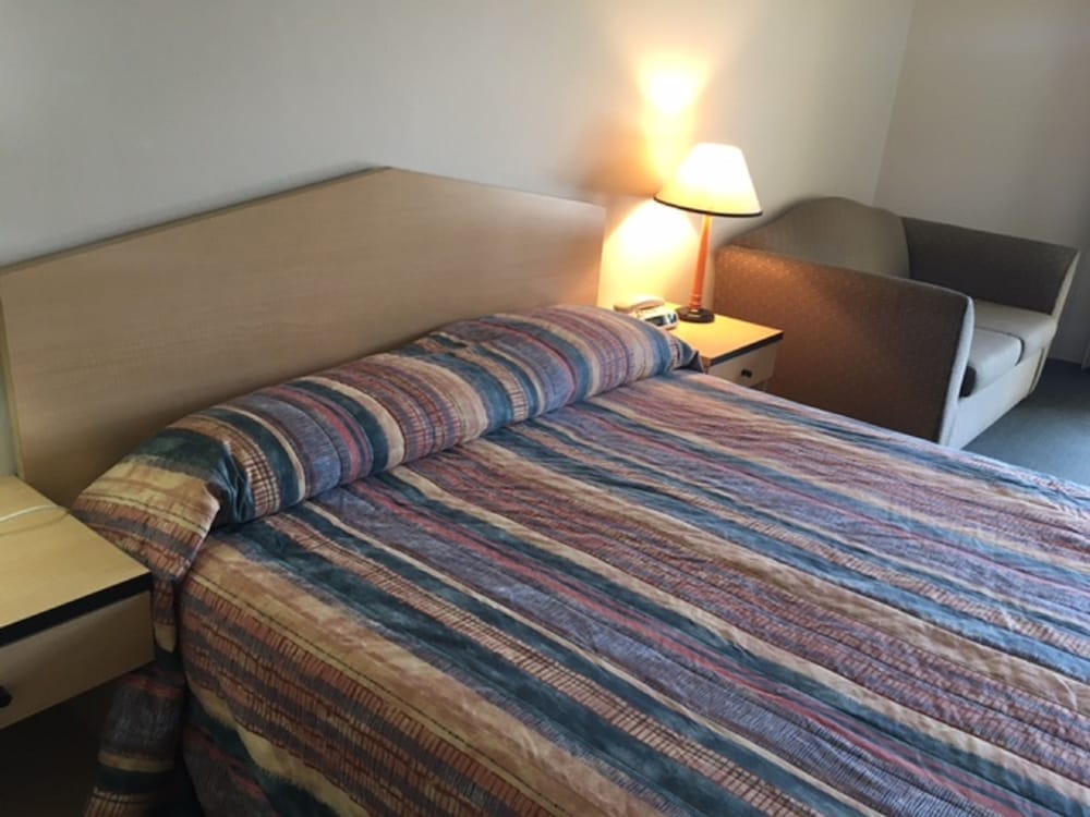 ST MARYS PARK VIEW MOTEL 18/34