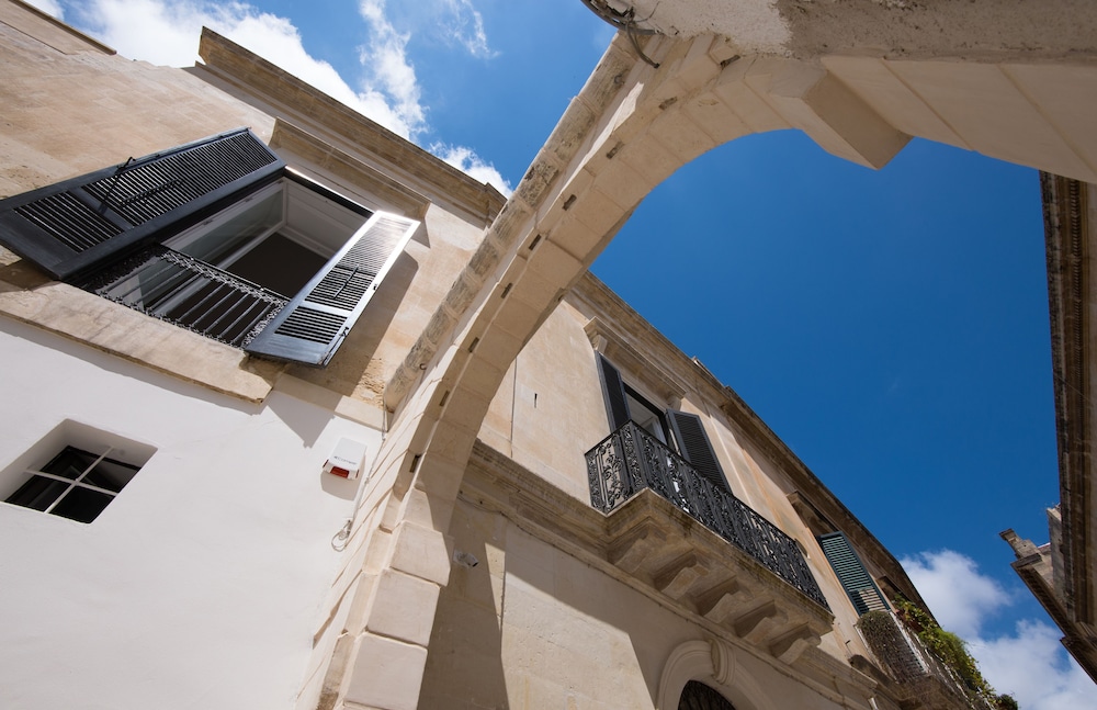 Palazzo de Noha 2/94