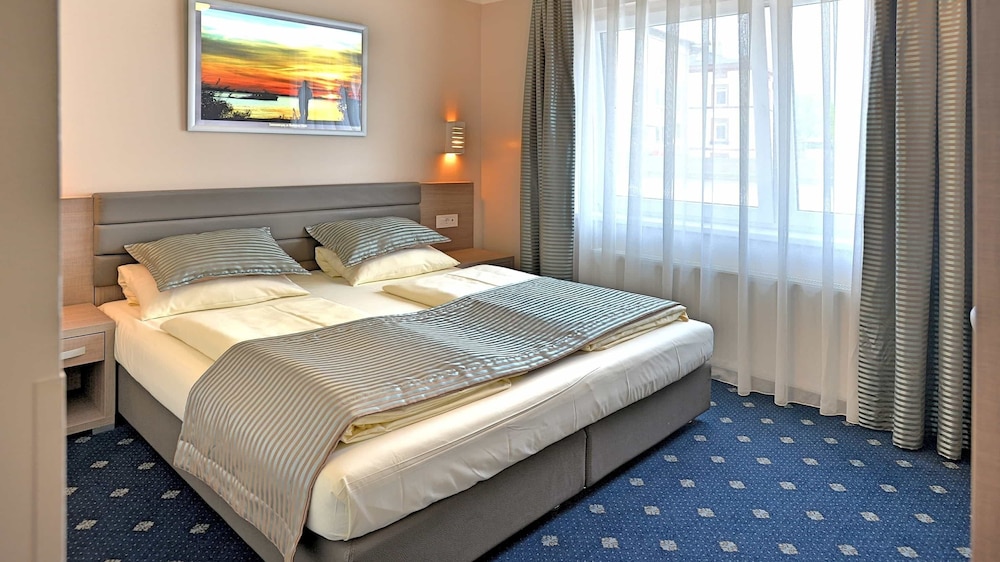 FRENCH, DOUBLE BED