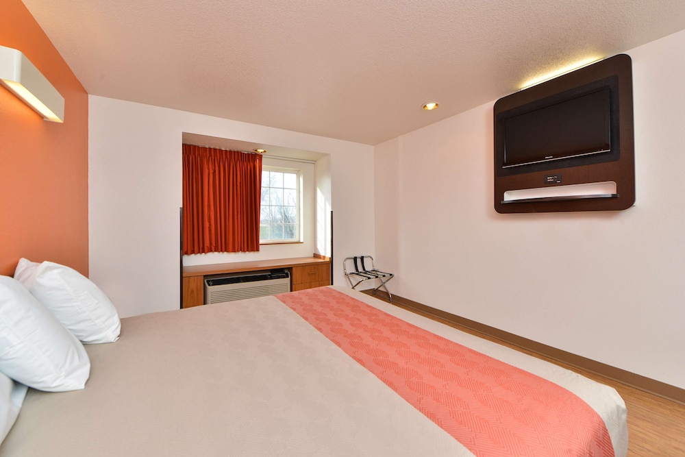 Motel6 Meridian, ID - Boise W 6/30