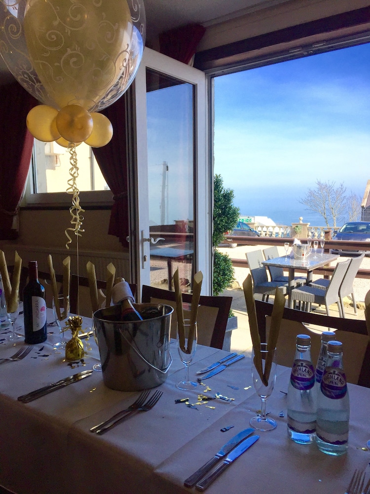 Cove Bay Hotel 48/60