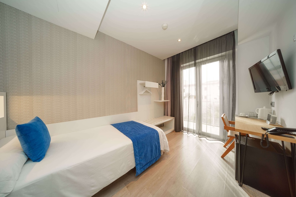 ROOM, SINGLE, BALCONY