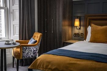 غرفة قياسية بسرير كينج