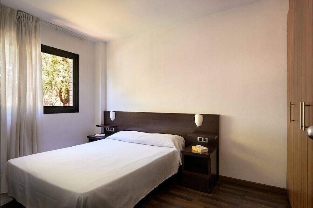 1 BEDROOM, APARTMENT, BALCONY