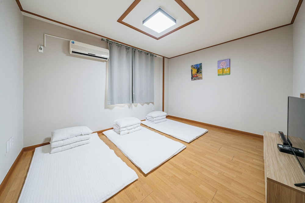 Gallery Hotel Be 13/50