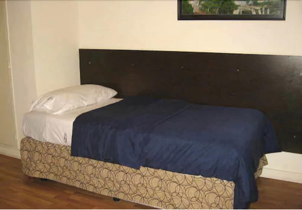 Cordoba Suites 1/17