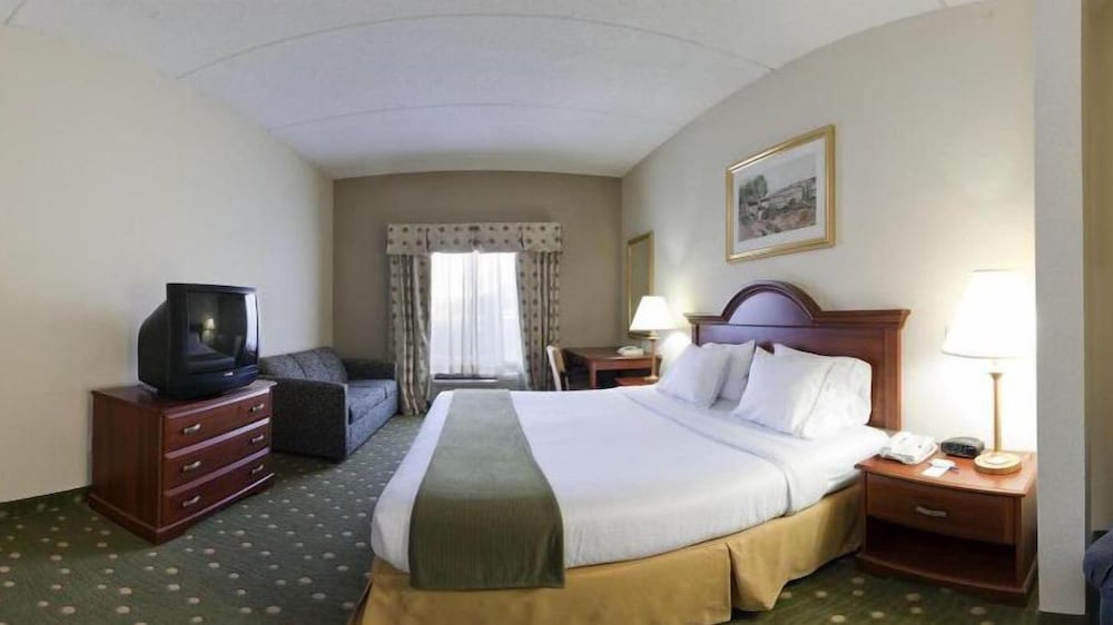 Holiday Inn Express Hotel Suites Live Oak 25/71