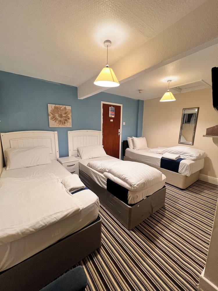 The New Oxford Hotel 10/43
