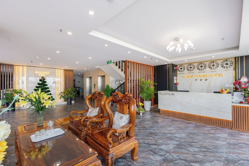 Ngoc Hanh Beach Hotel 8/75