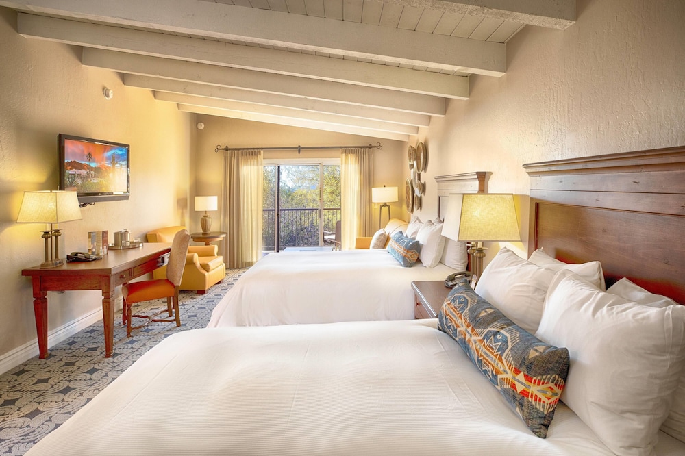 Junior Suite, Studio, 2 Double Beds, Accessible