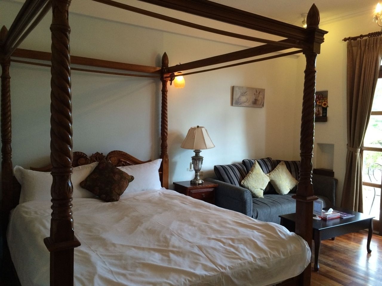 DELUXE, DOUBLE BED, PARK VIEW, GARDEN AREA