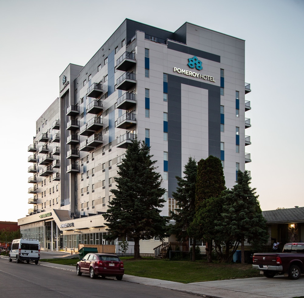 Pomeroy Hotel Fort McMurray 2/50
