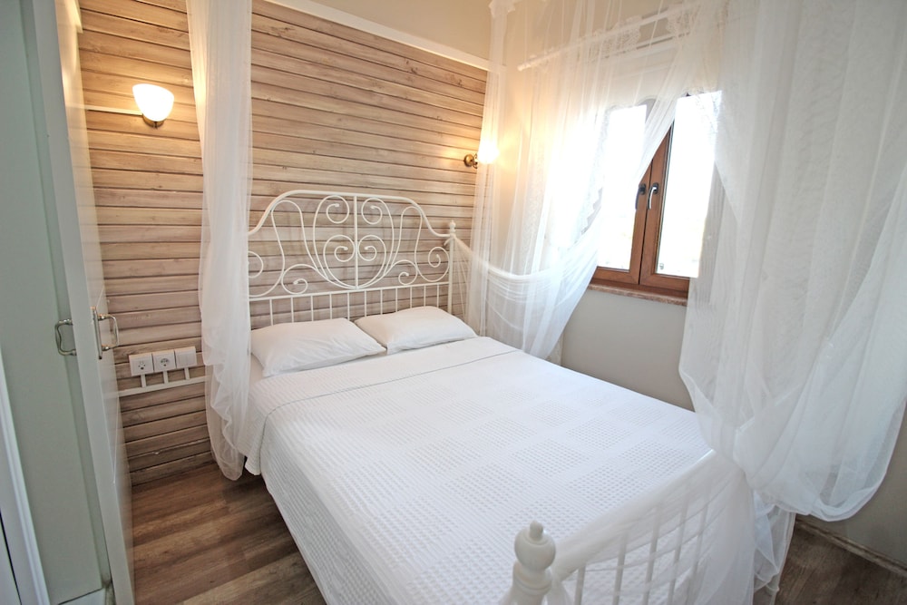 Karina Vineyard House 14/47