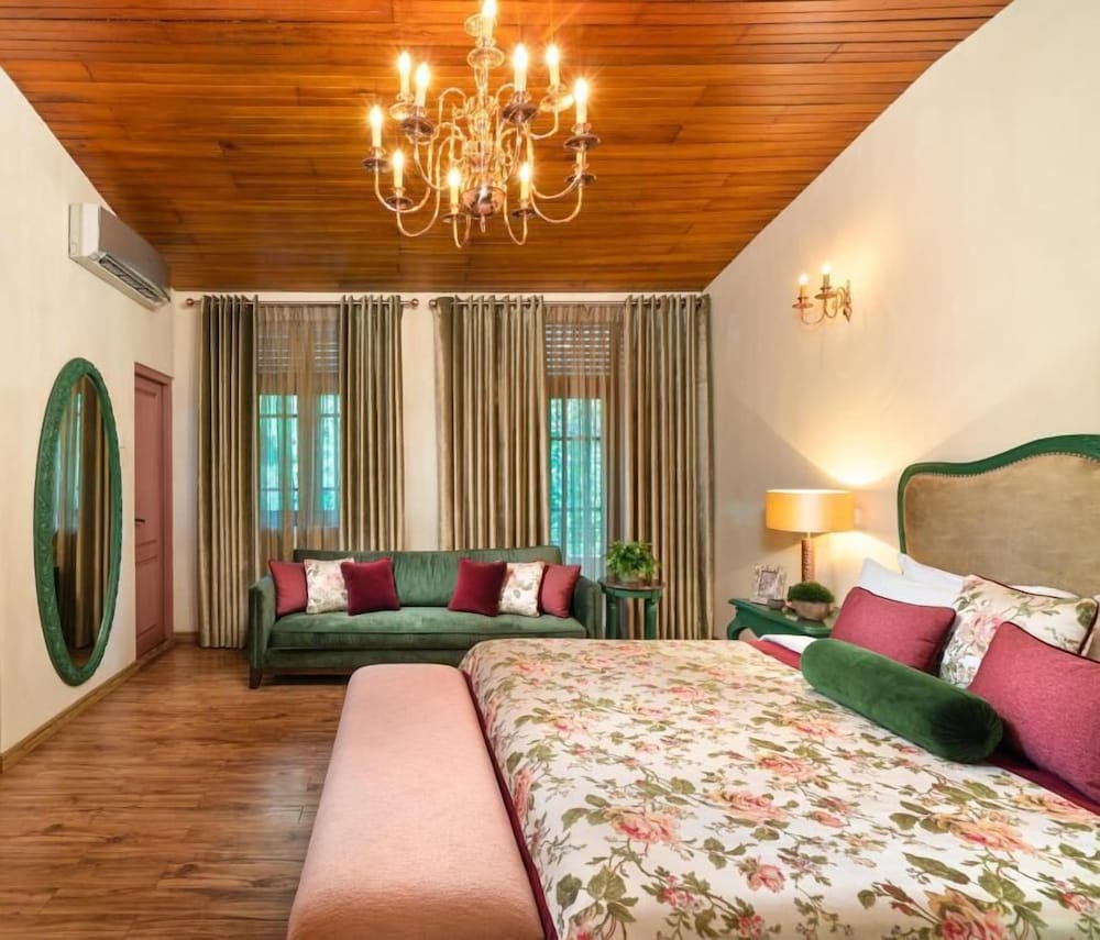 Clove Villa 36/65