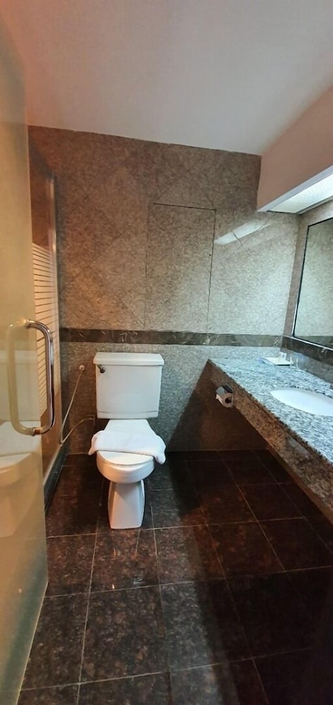 Margherita Plaza Hotel 63/63