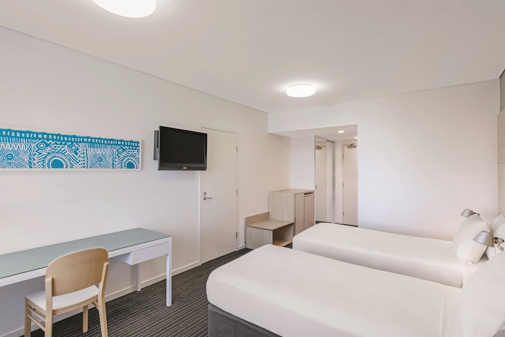 Vibe Hotel Darwin Waterfront 8/25