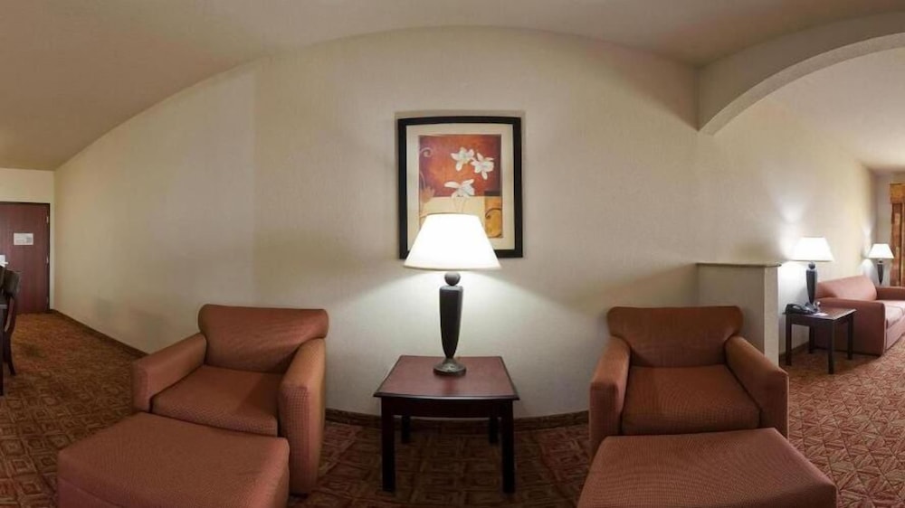 Comfort Inn Suites Denison North Lake Texoma 21/38