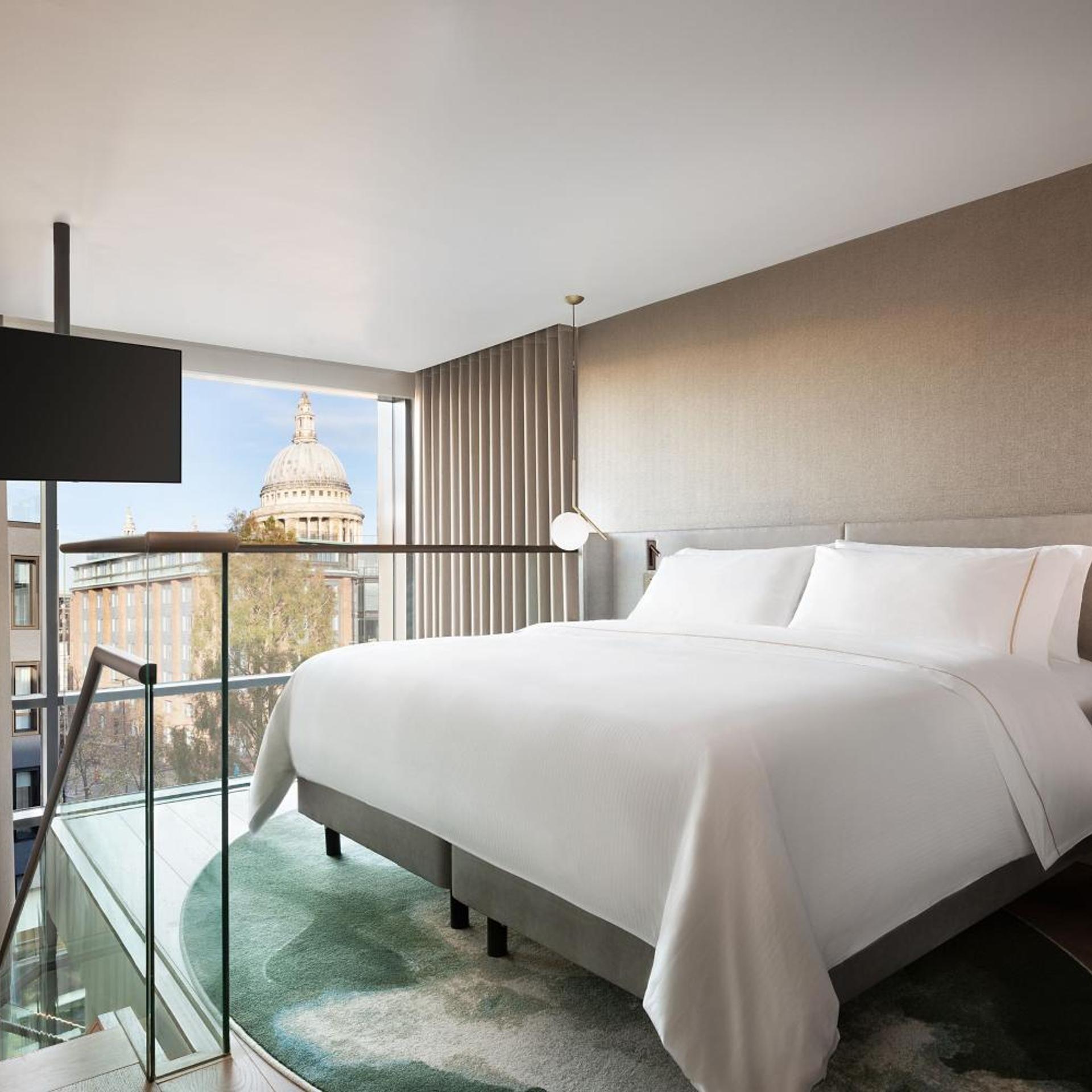 Duplex, Paul, Suite, City View