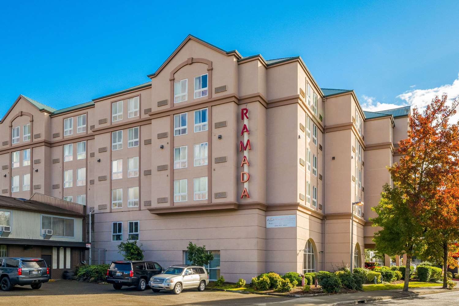 Ramada By Wyndham Seatac Airport 35/35
