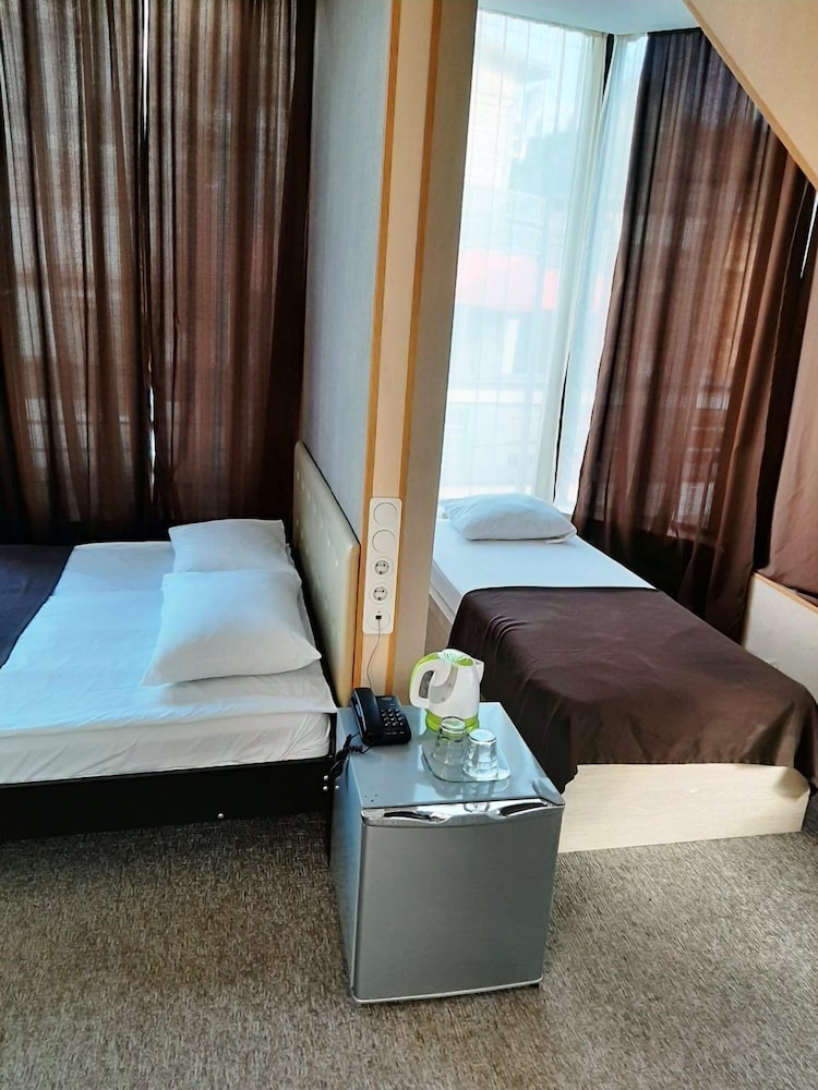 TBILISELI HOTEL 60/60