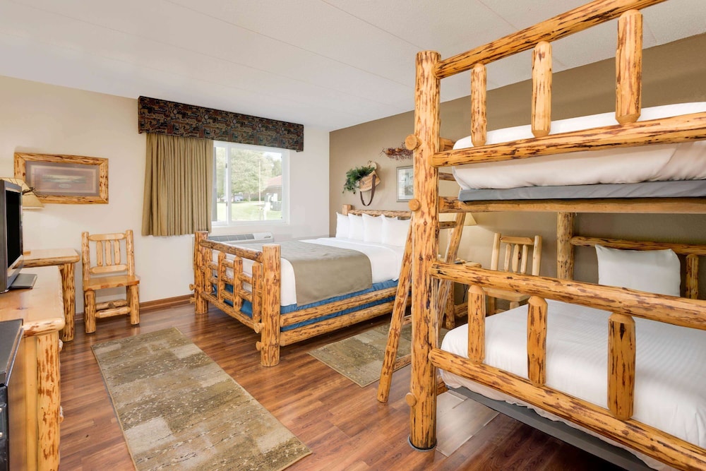 Baymont By Wyndham Owatonna 41/59