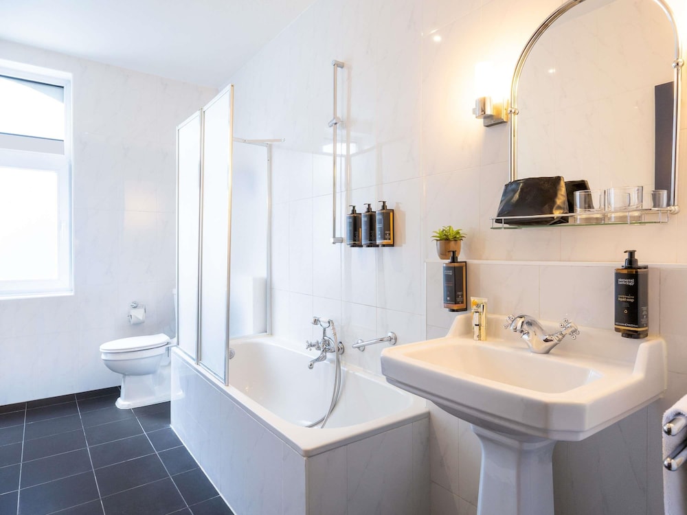 Mercure Brussels Centre Rogier 64/64
