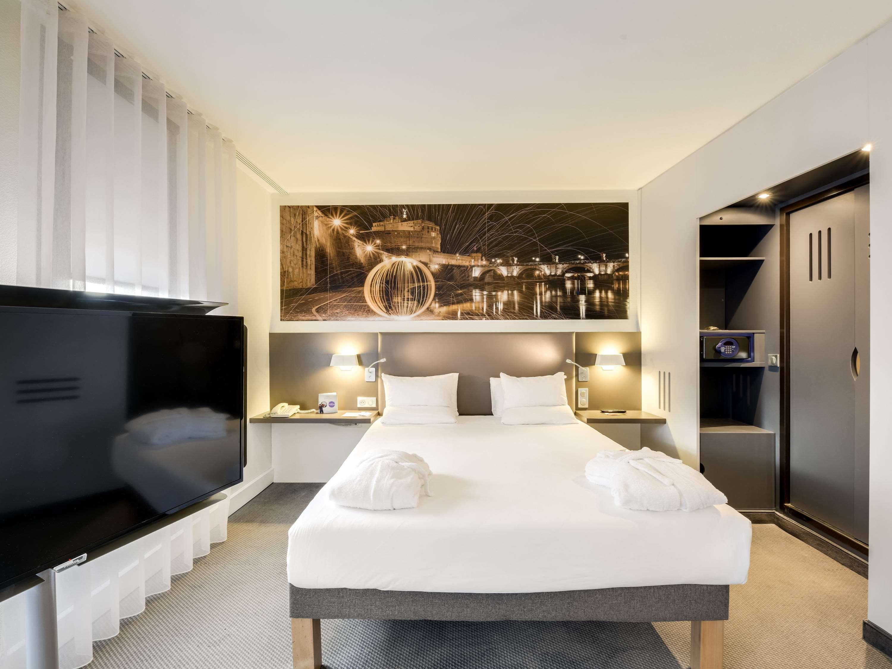 EXECUTIVE, SUITE, DOUBLE BED, SOFA