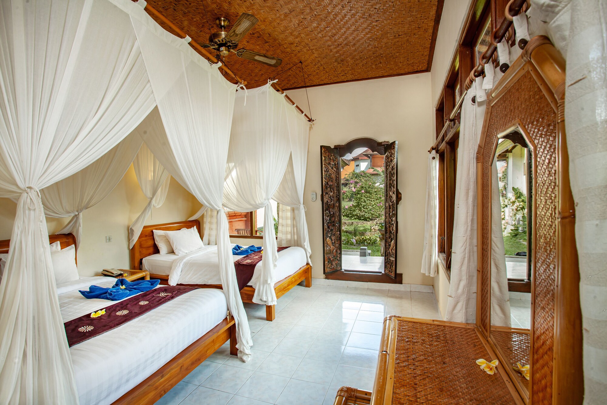 SUITE, GARDEN VIEW