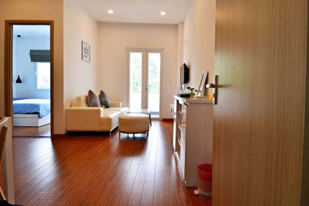 M-H Apartment Hotel 27/50