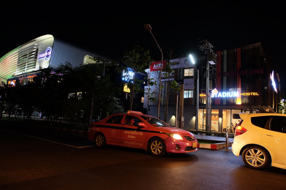Siam Stadium Hostel 46/54