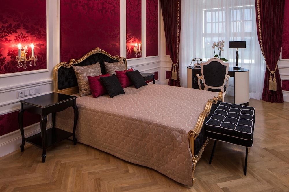 Schloß Schönbrunn Grand Suite 8/40