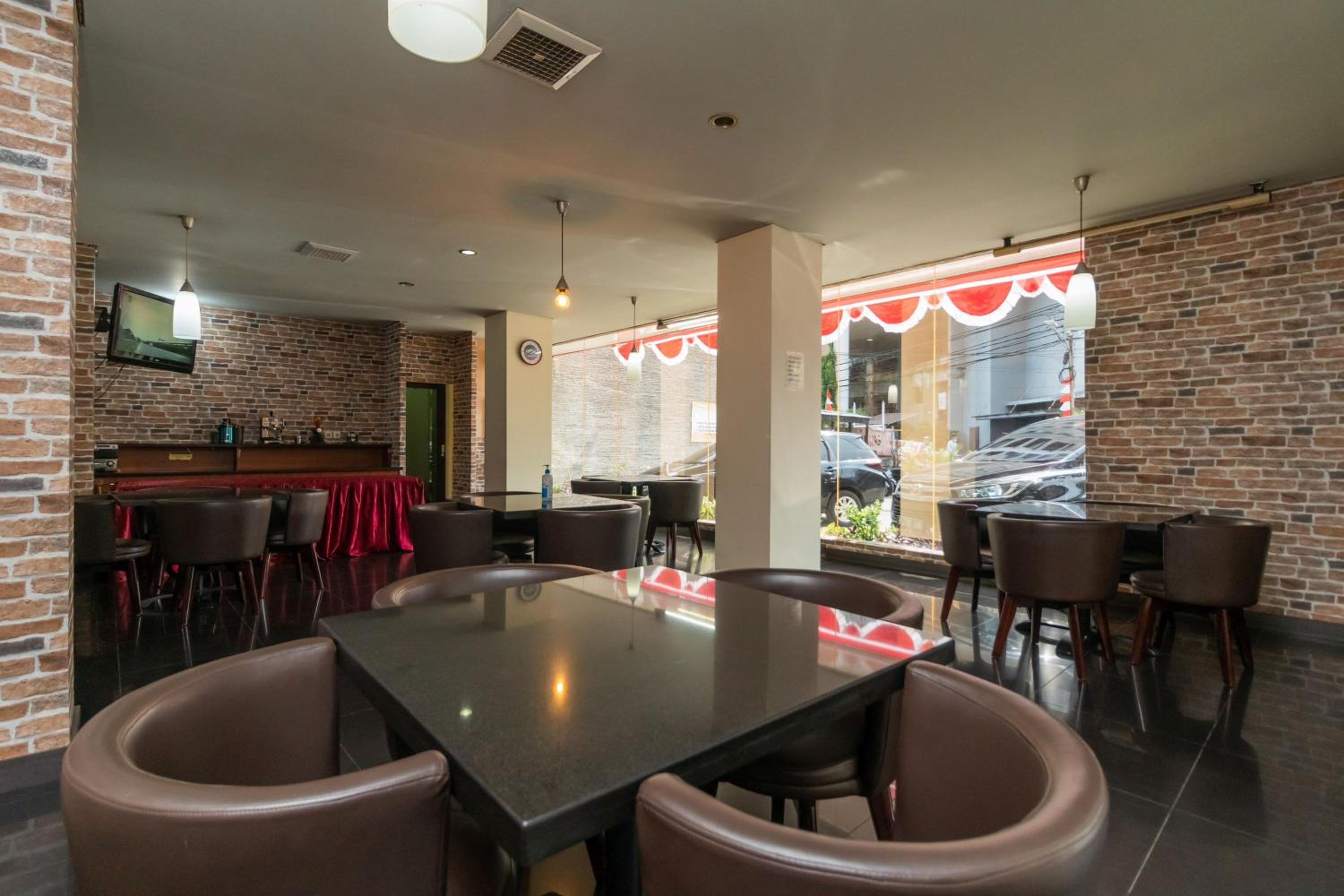 OYO 180 Hotel Mirah (Mirah Hotel) 45/55