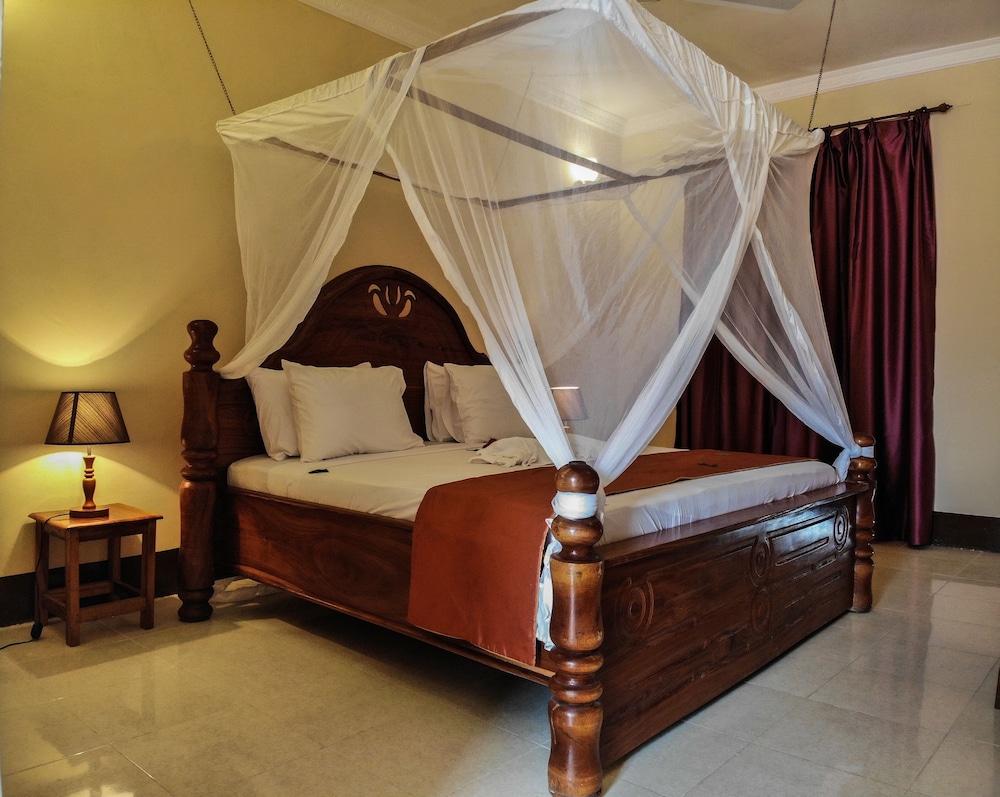 Amaan Beach Bungalows 16/38