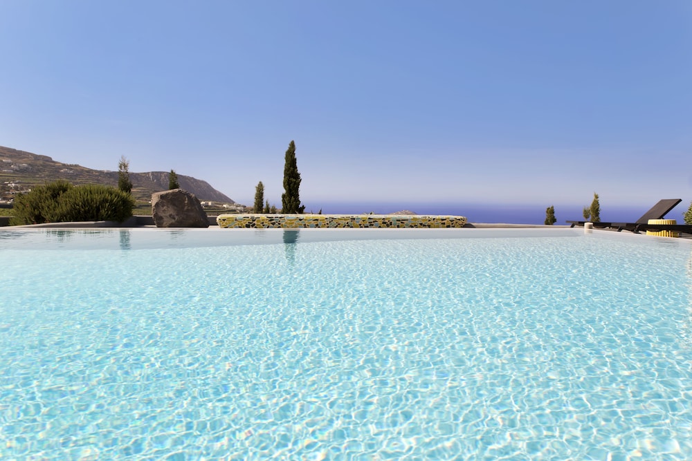 Christou Estate 38/50