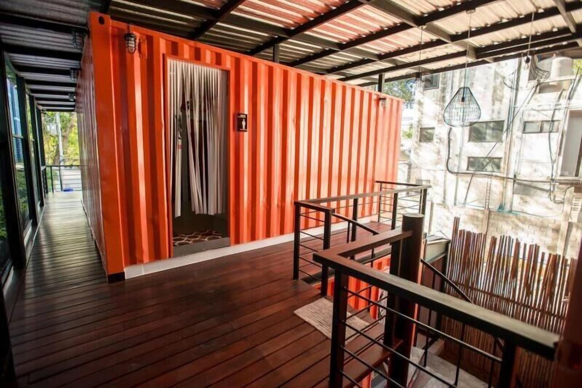 U Box Hostel 34/41
