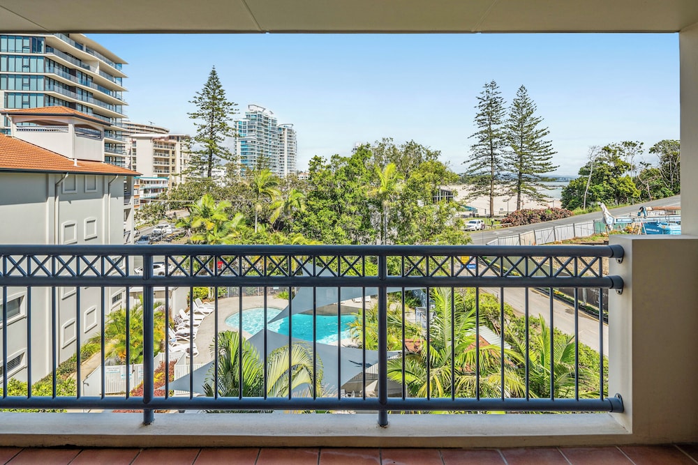 Bella Mare Beachside Apartments 4/77