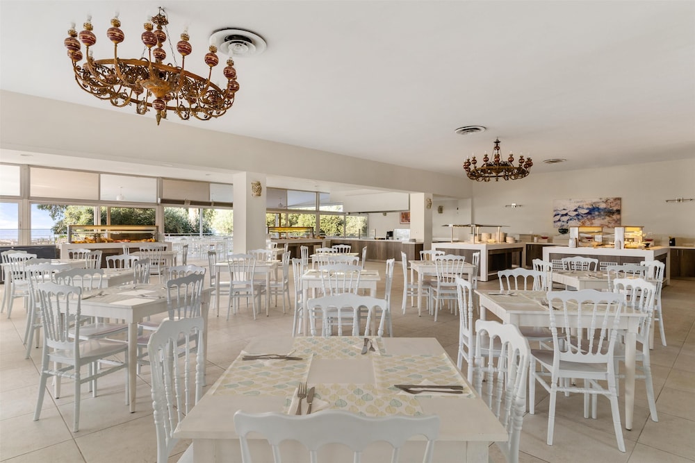 Calamos Beach Family Club Hotel By Anayia All Inclusive Resorts 56/68