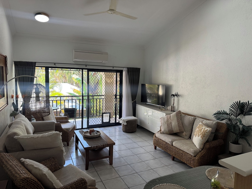 Trinity Beach Club Holiday Apartments 17/27