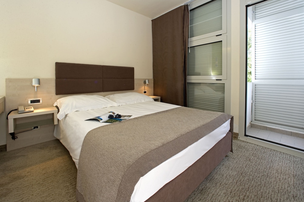 Hotel Mediteran Plava Laguna 9/50