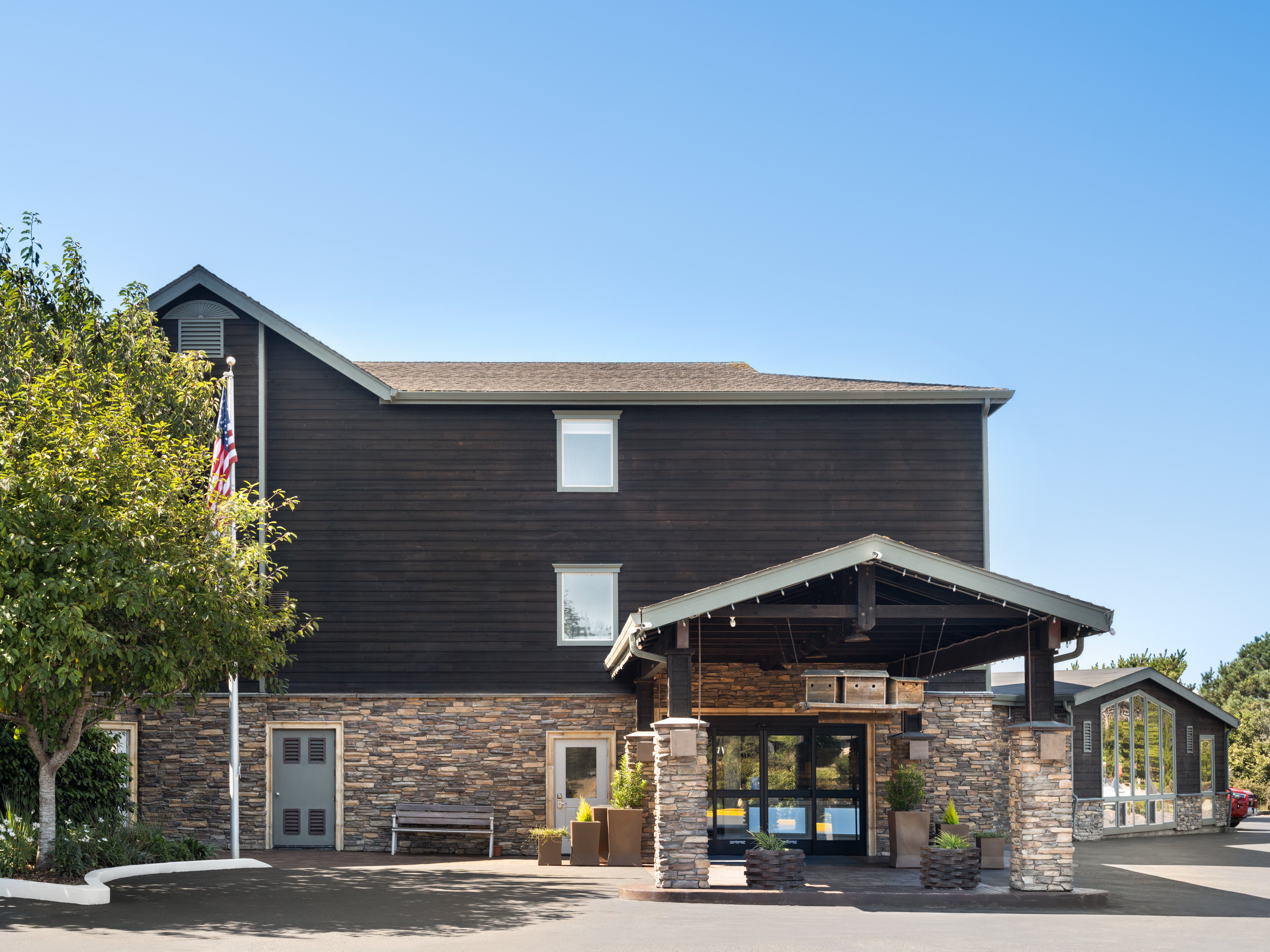 Holiday Inn Express Fort Bragg 7/31