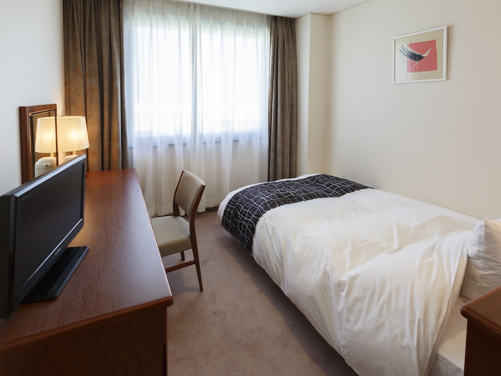 ROOM, SINGLE