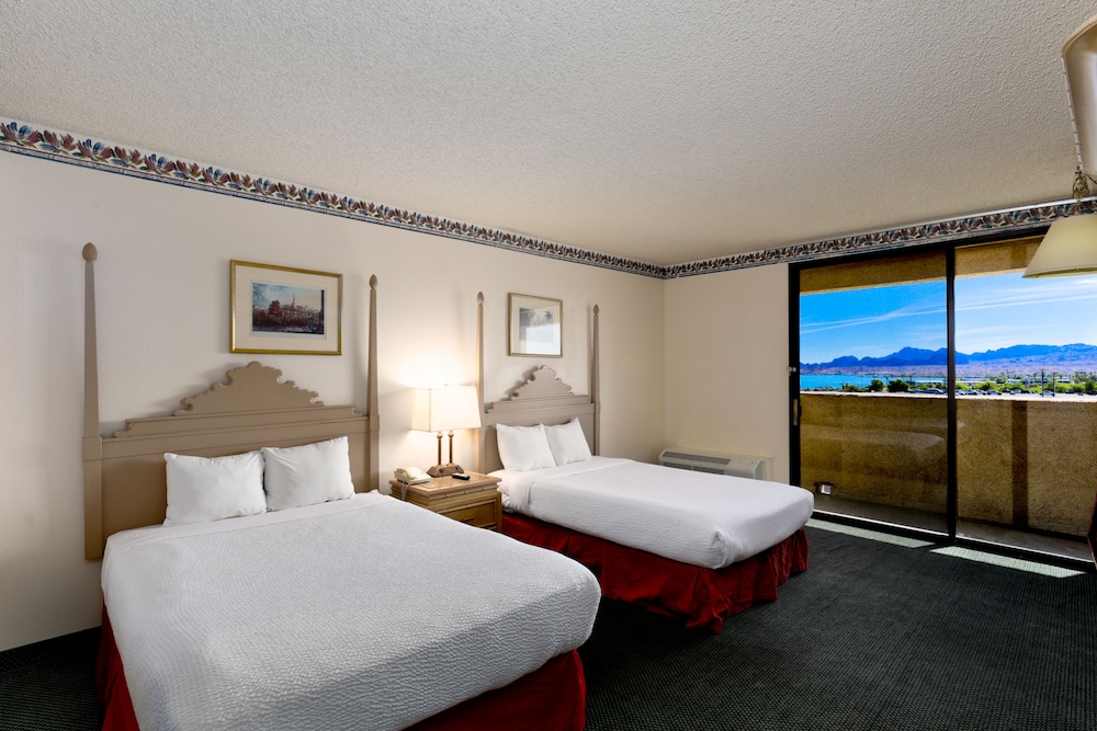 Studio6 Suites Lake Havasu City AZ 30/61