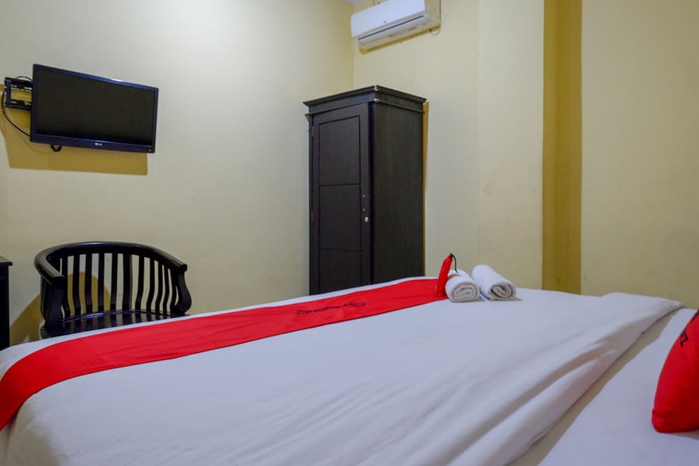RedDoorz near Citraland Waterpark Kendari 14/29