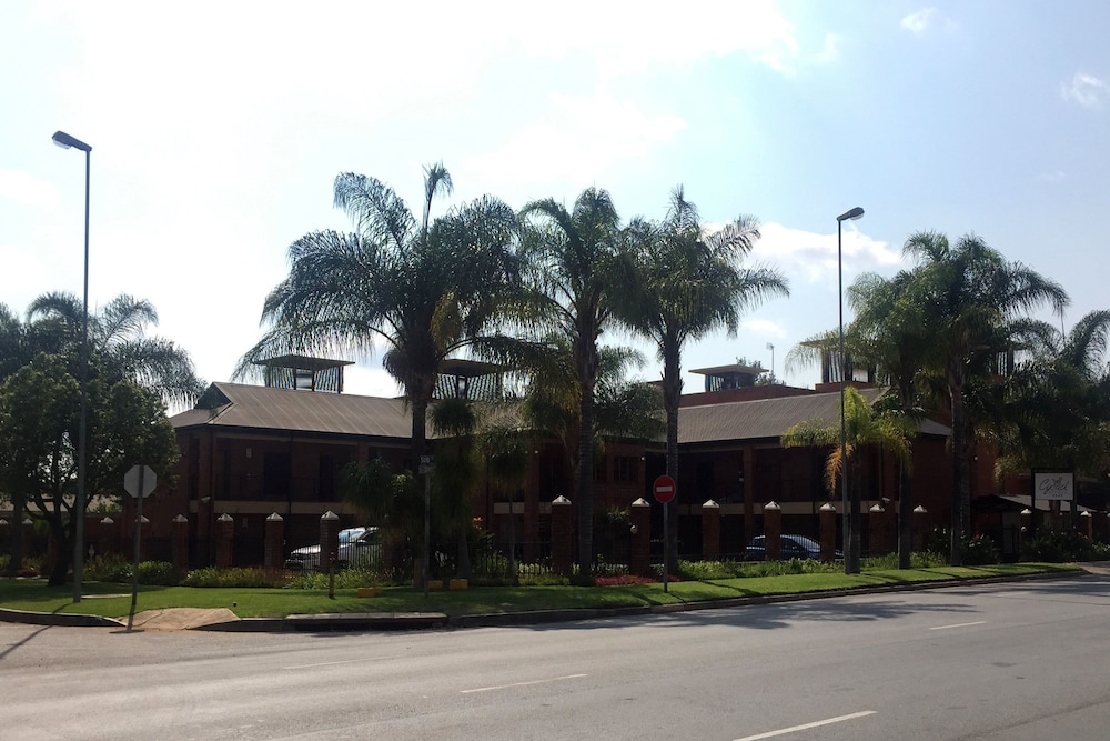 Cycad Guest House 3/50