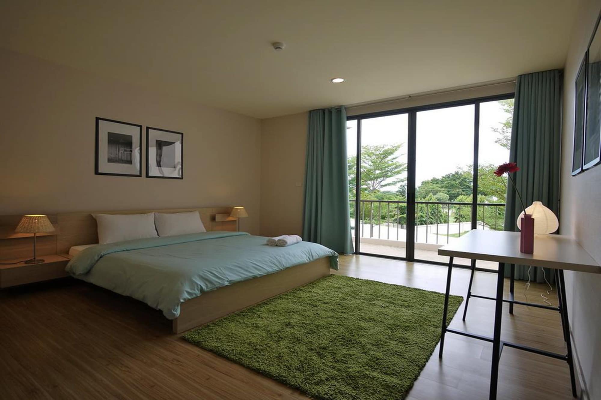 2 BEDROOMS, SUITE
