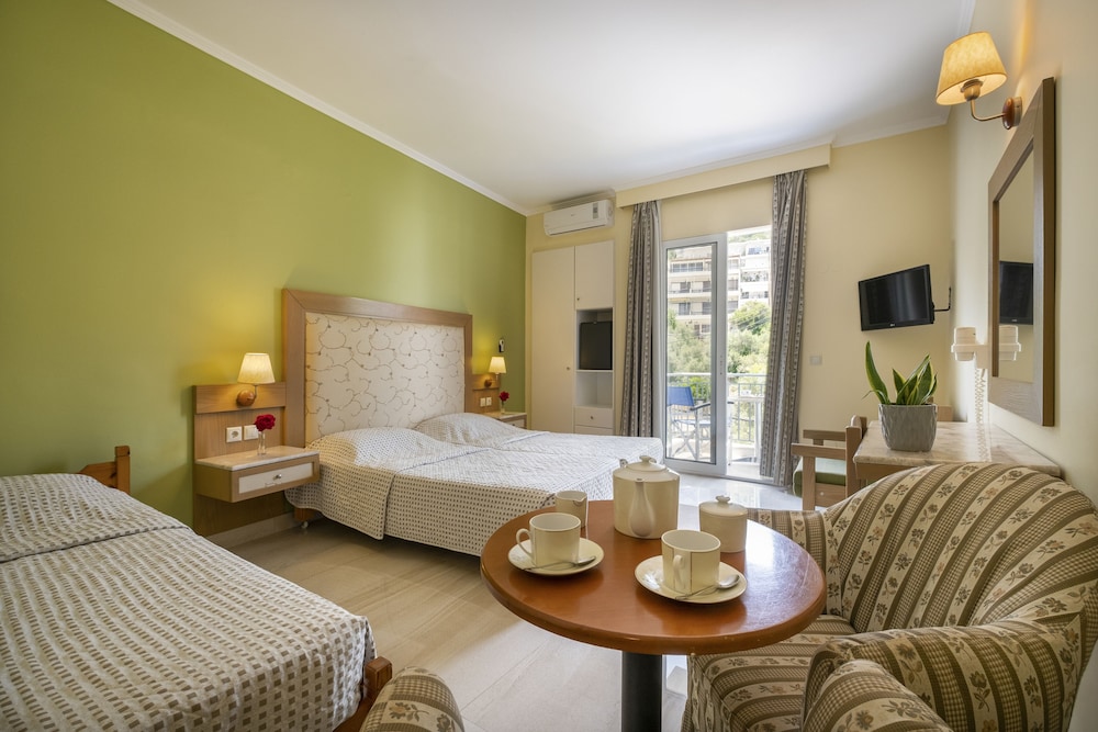 Dolphin Hotel 7/56