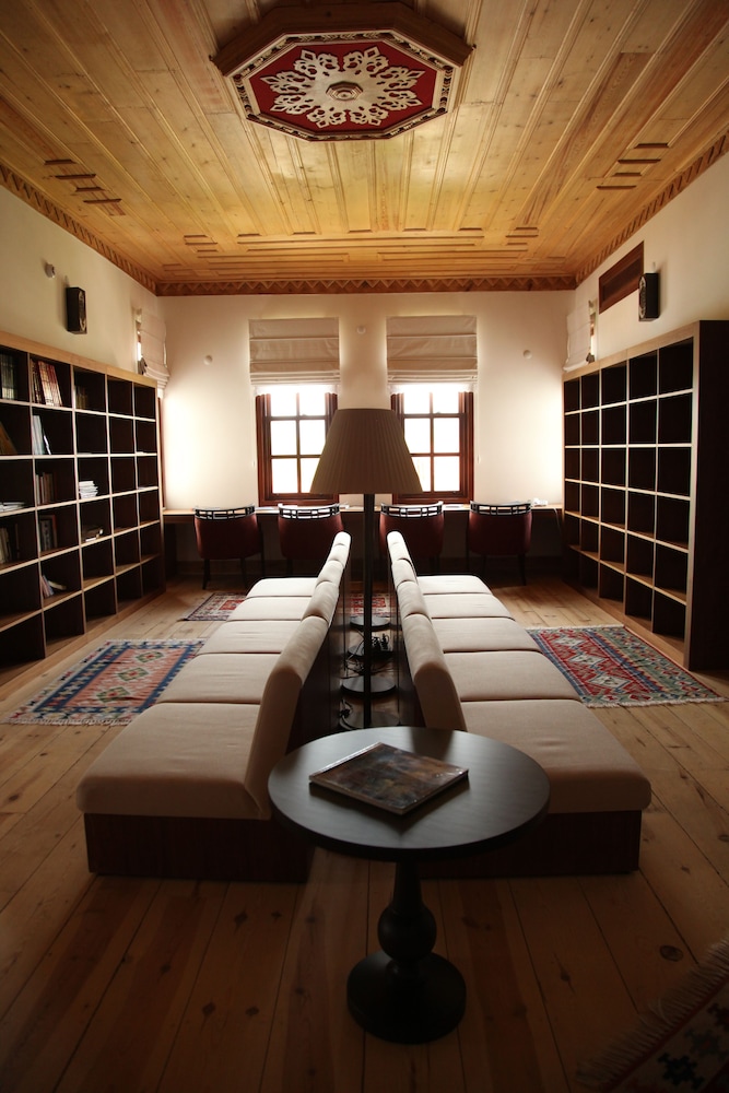Iksir Resort Town Hotel 56/68